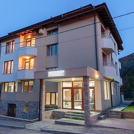 Family Hotel Relaxa Sapareva Banya Buitenkant foto